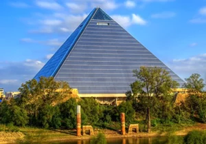 Egyptian pyramid 